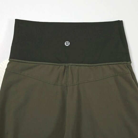 Lululemon Sunset Salutation Crop Pant Fatigue Green Black Relaxed Stretch Size 4 - Picture 6 of 16